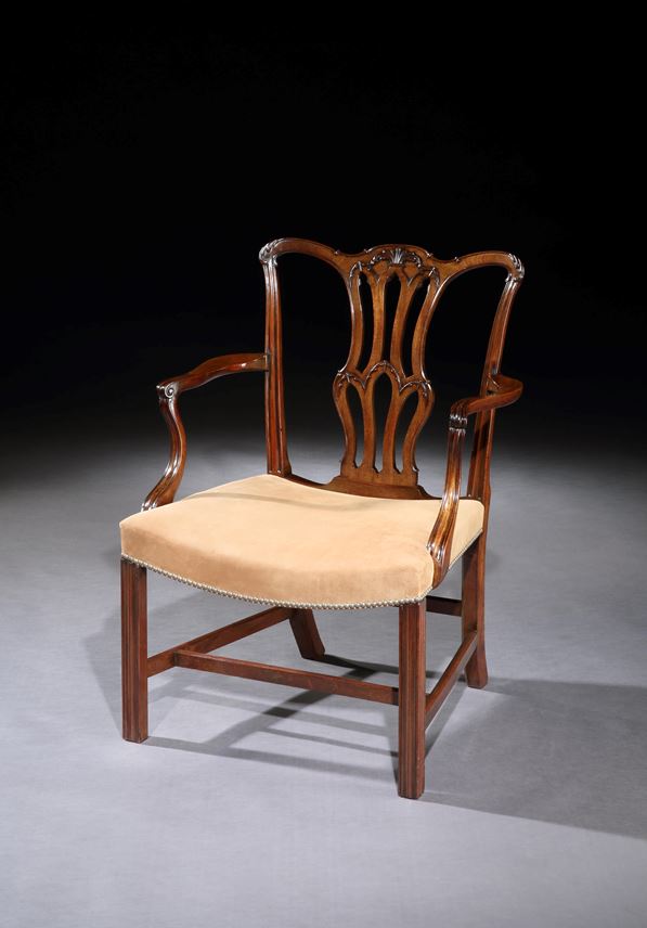 A SET OF TEN GEORGE III MAHOGANY DINING CHAIRS AND FOUR SIDE CHAIRS OF LATER DATE | MasterArt